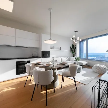 Ah Skypark 1 Castle View Apartment *