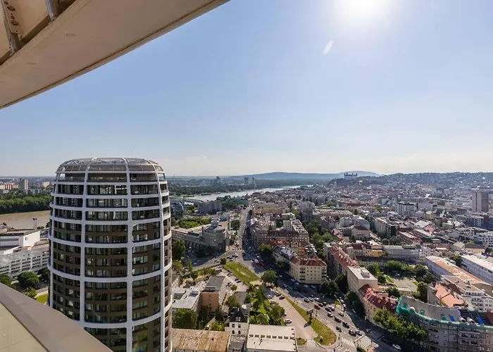 Ah Sky Park 1a - Castle View Free Parking Bratislava