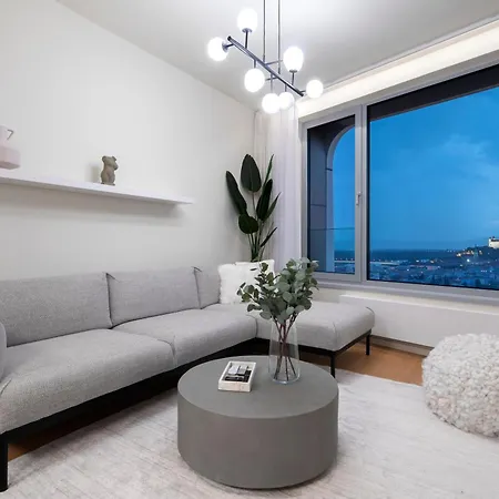 Ah Sky Park 1a - Castle View Free Parking