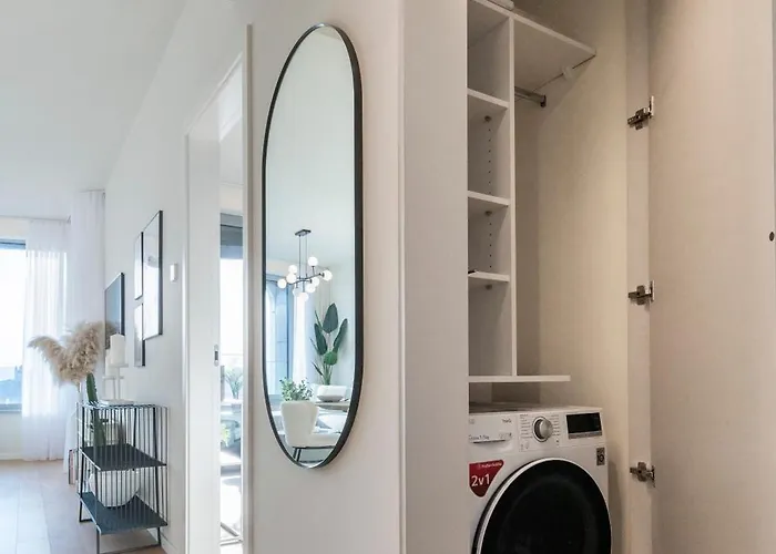 Ah Sky Park 1a - Castle View Free Parking Братислава